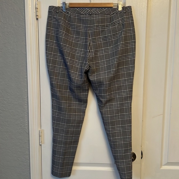 Hugo Boss Plaid Straight Leg Pants - Picture 7 of 13